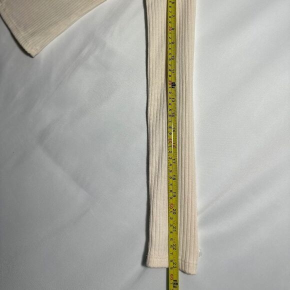 Forever 21 Off the shoulder crop top (long Sleeve) Size : small - Picture 2 of 7